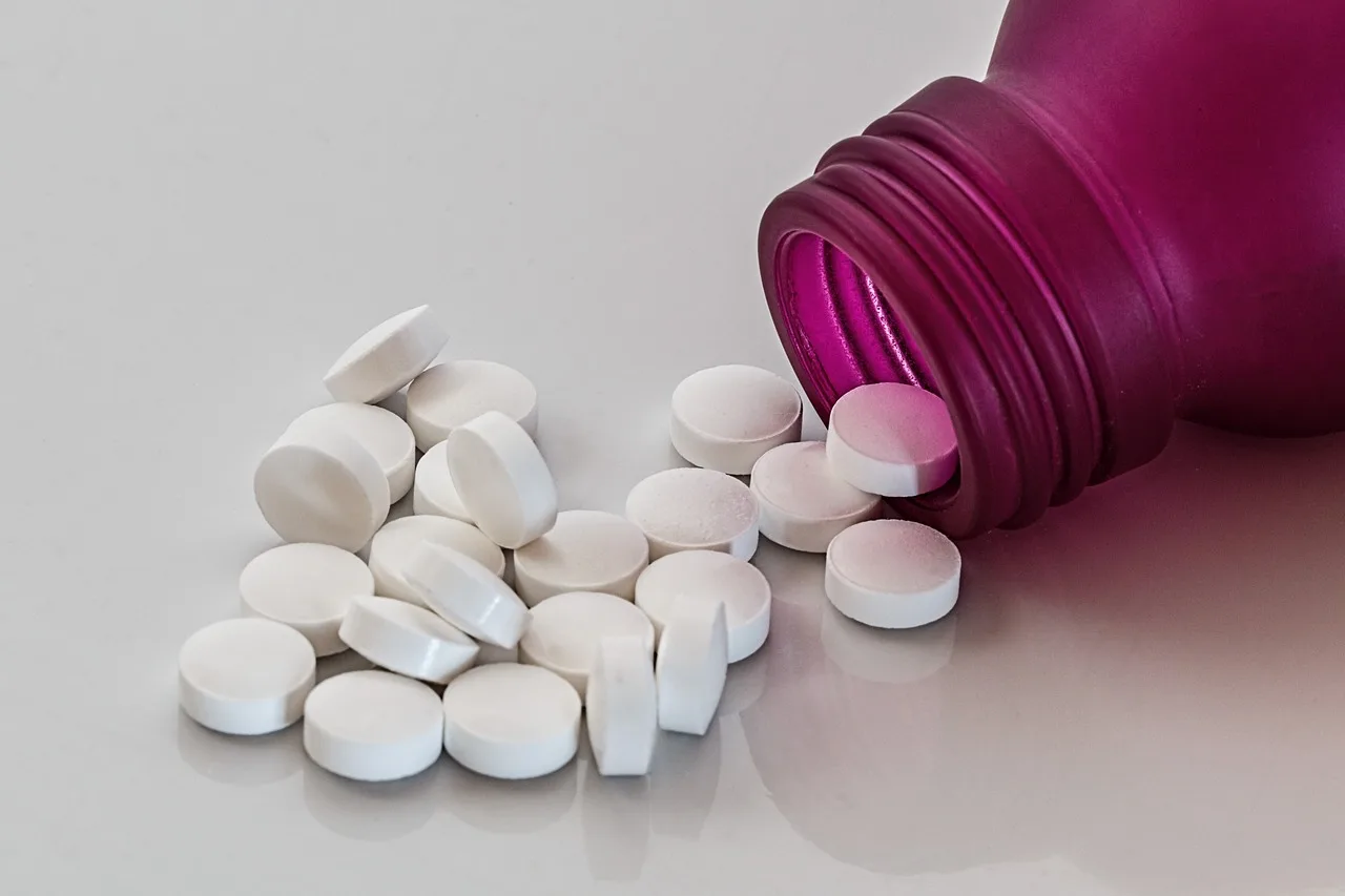 Riesgos y precauciones en el uso de pastillas para dormir 5 pills, medication, tablets. pastillas para dormir