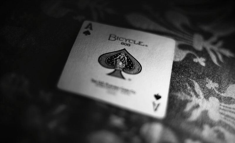 ¿El nombre de una técnica o disciplina se puede registrar como marca? 1 ace of spade playing card. técnica o disciplina, marca registrada