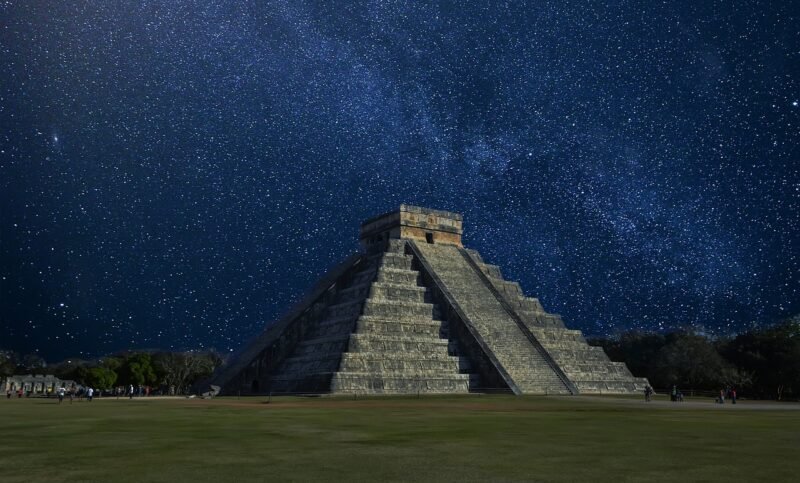 Calendario Maya: Día Fuera del Tiempo y Año Nuevo Maya 1 dia fuera del tiempo, calendario maya, año nuevo maya, chichen itza, mexico, pyramid, milky way, night, mayans, archaeology, archaeological site, stars, starry sky, starry night, landmark, famous, places of interest, chichen itza, mexico, mexico, mexico, mexico, mexico, pyramid